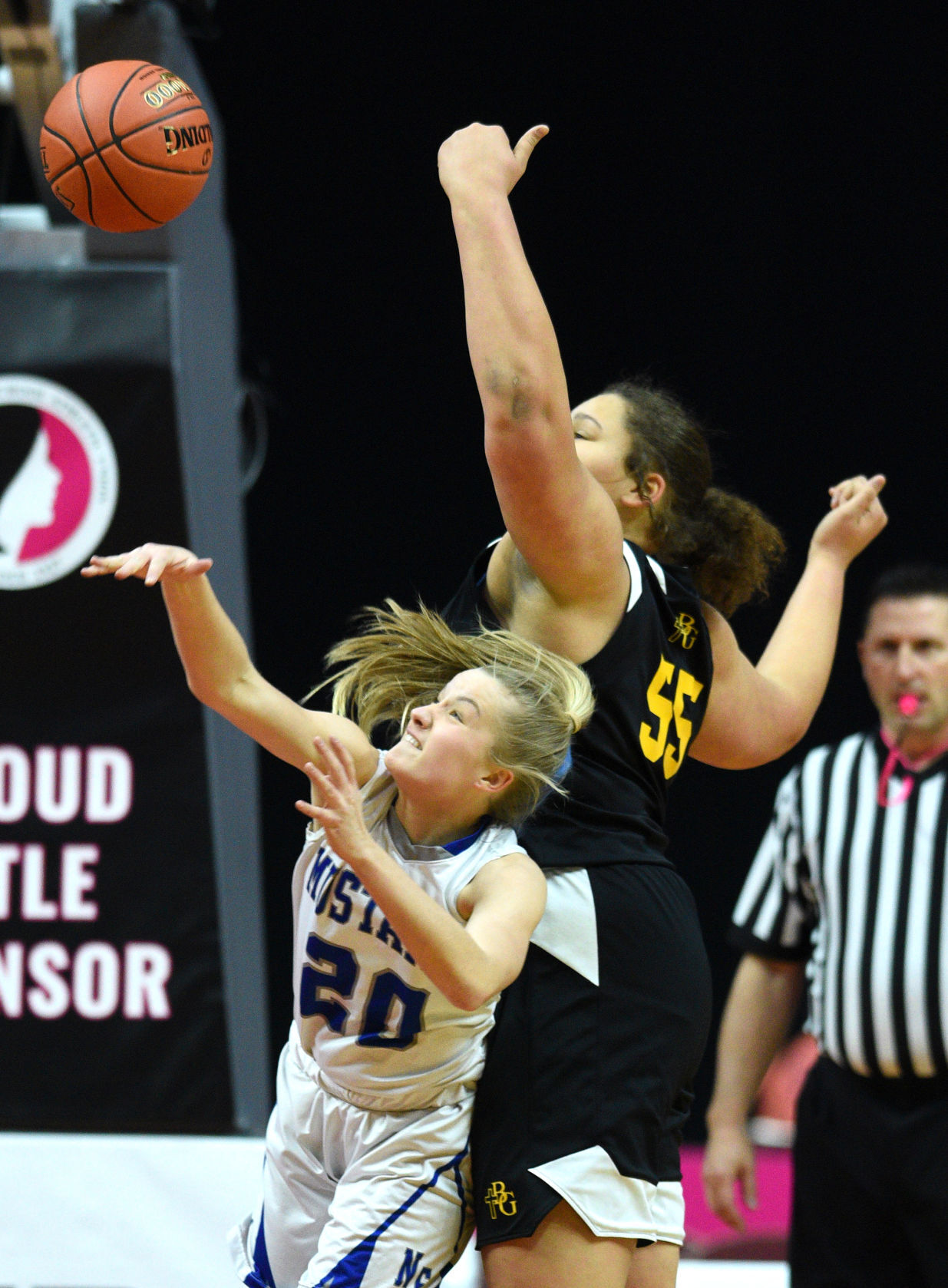 Newell-Fonda vs Bishop Garrigan state basketball